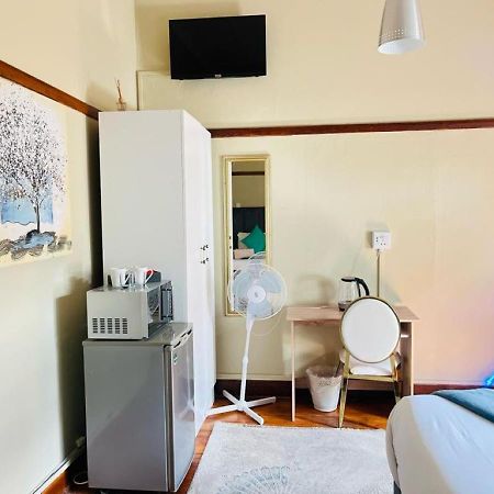 St Eve Lodge & Spa Bloemfontein Extérieur photo