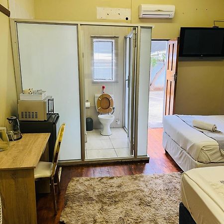 St Eve Lodge & Spa Bloemfontein Extérieur photo