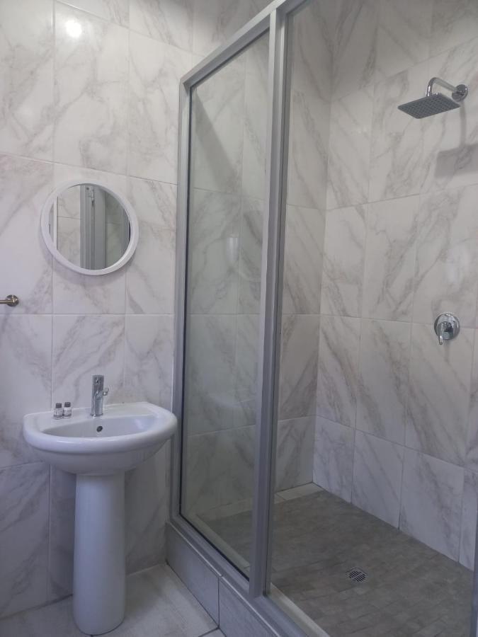 St Eve Lodge & Spa Bloemfontein Extérieur photo