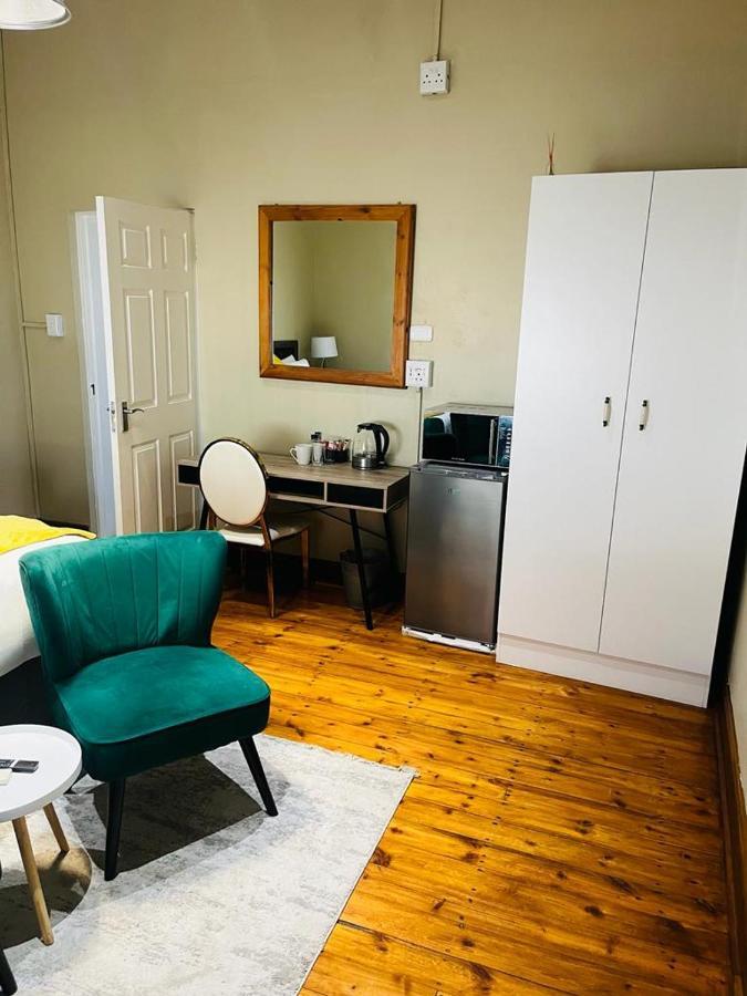 St Eve Lodge & Spa Bloemfontein Extérieur photo