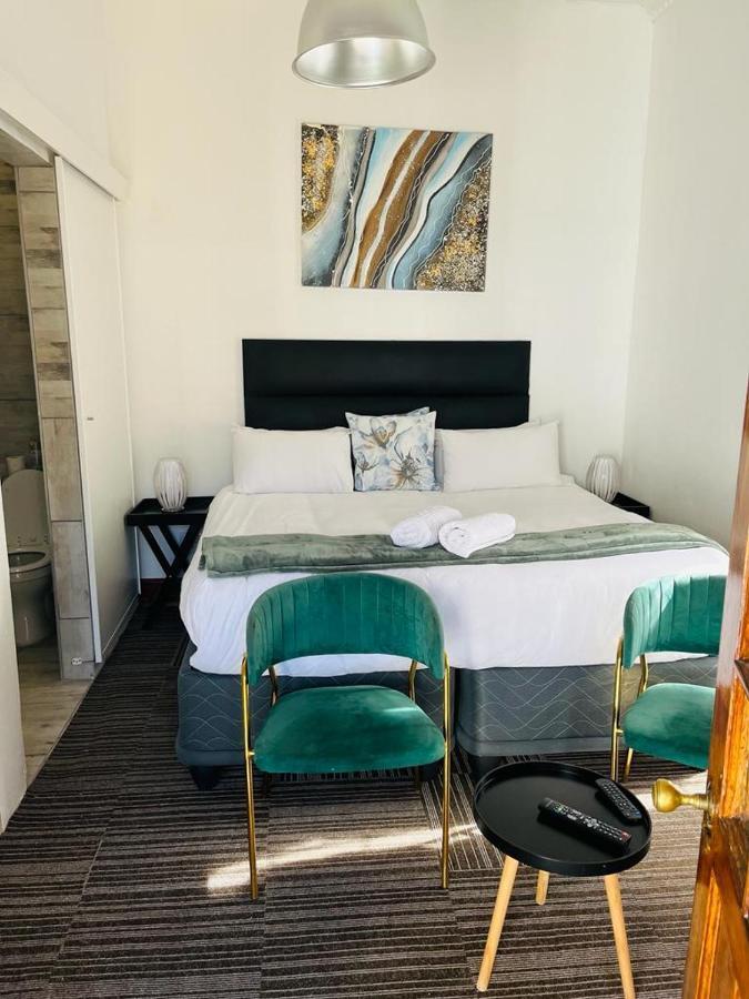 St Eve Lodge & Spa Bloemfontein Extérieur photo