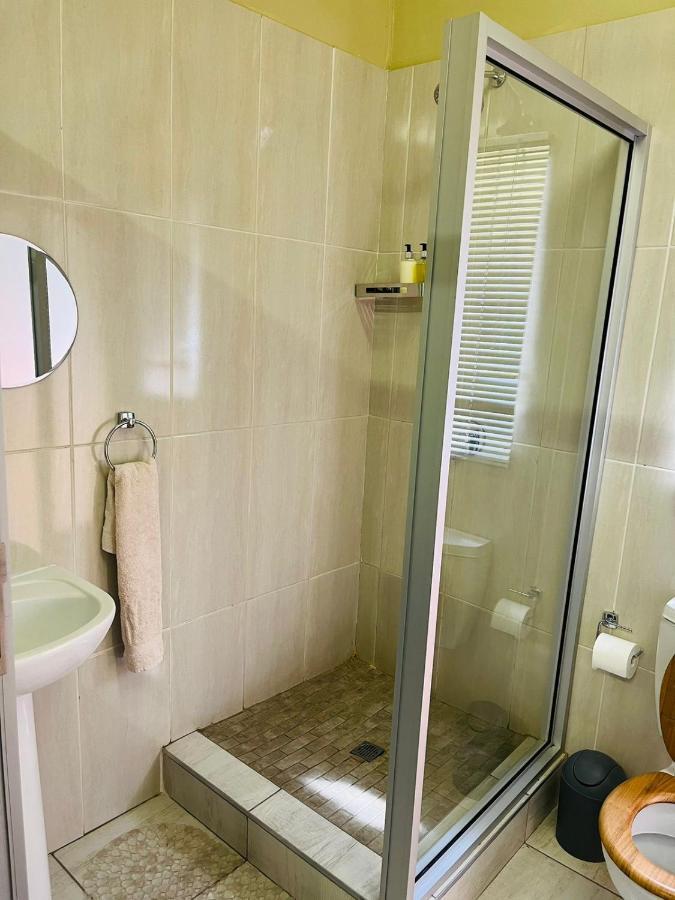 St Eve Lodge & Spa Bloemfontein Extérieur photo
