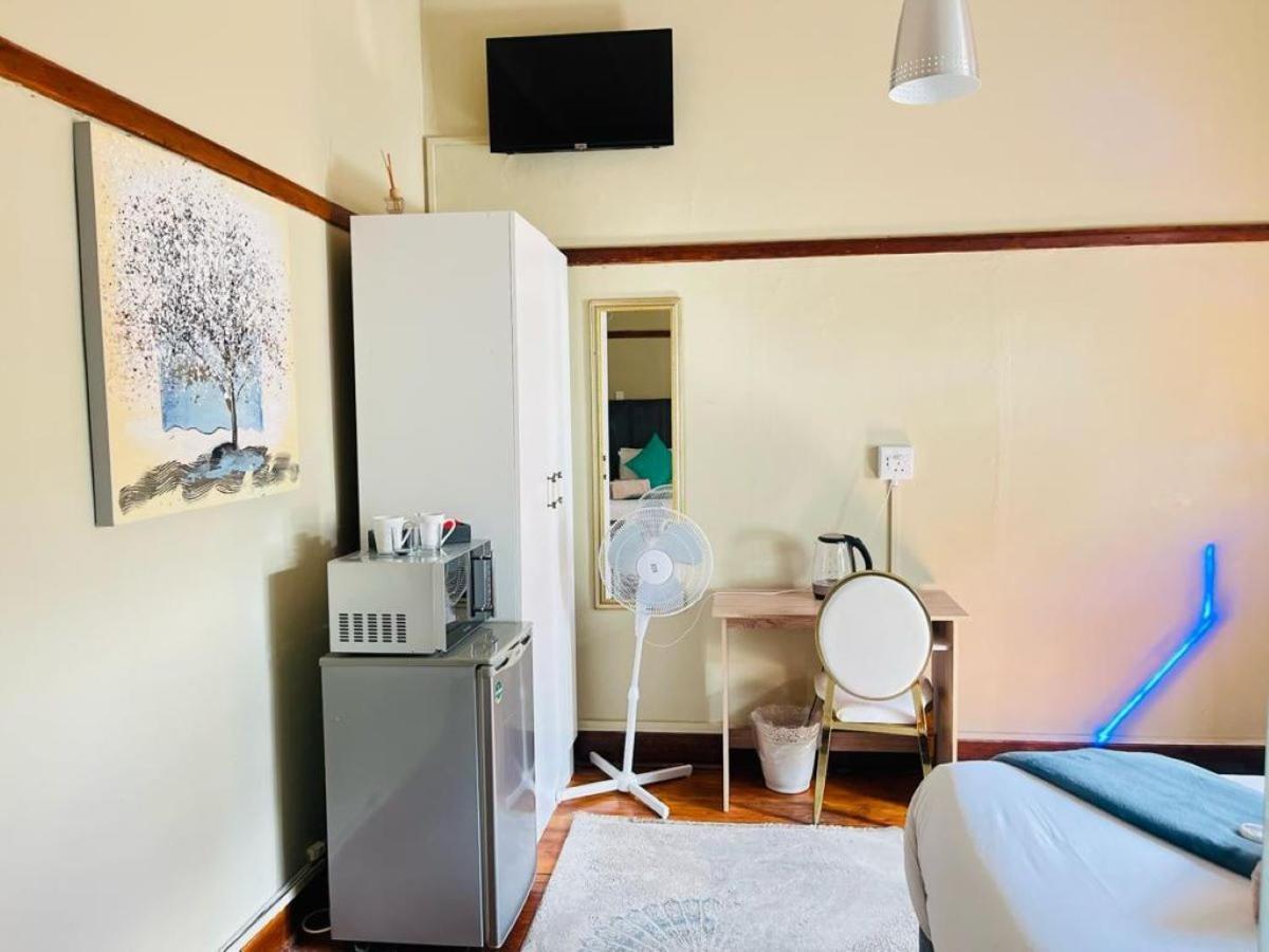 St Eve Lodge & Spa Bloemfontein Extérieur photo