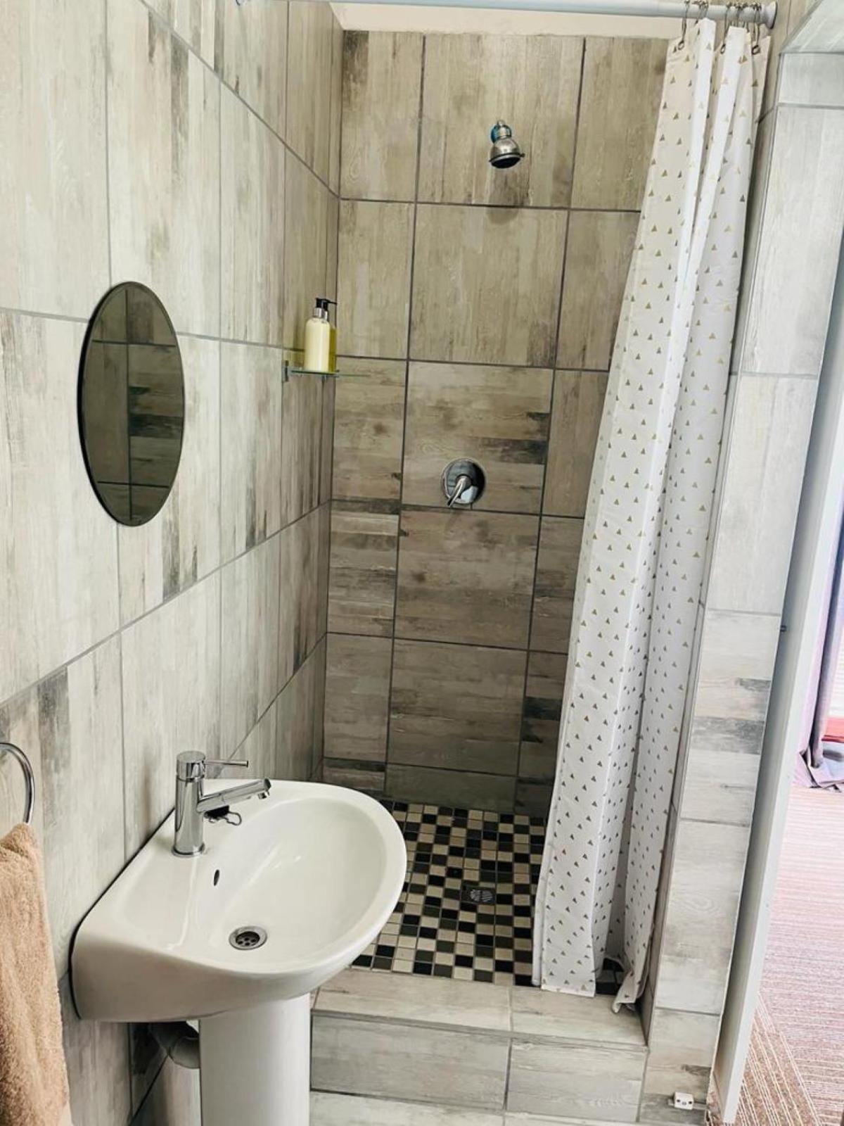 St Eve Lodge & Spa Bloemfontein Extérieur photo