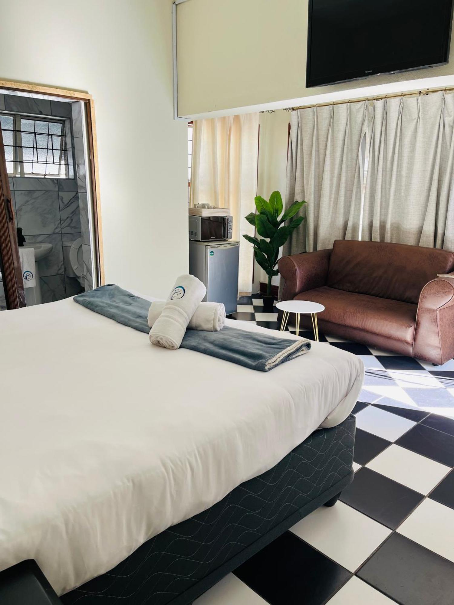 St Eve Lodge & Spa Bloemfontein Extérieur photo